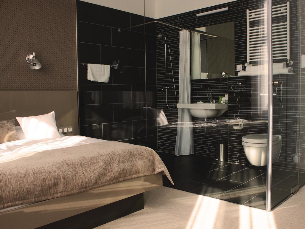 Hotel Lev Levice Room photo