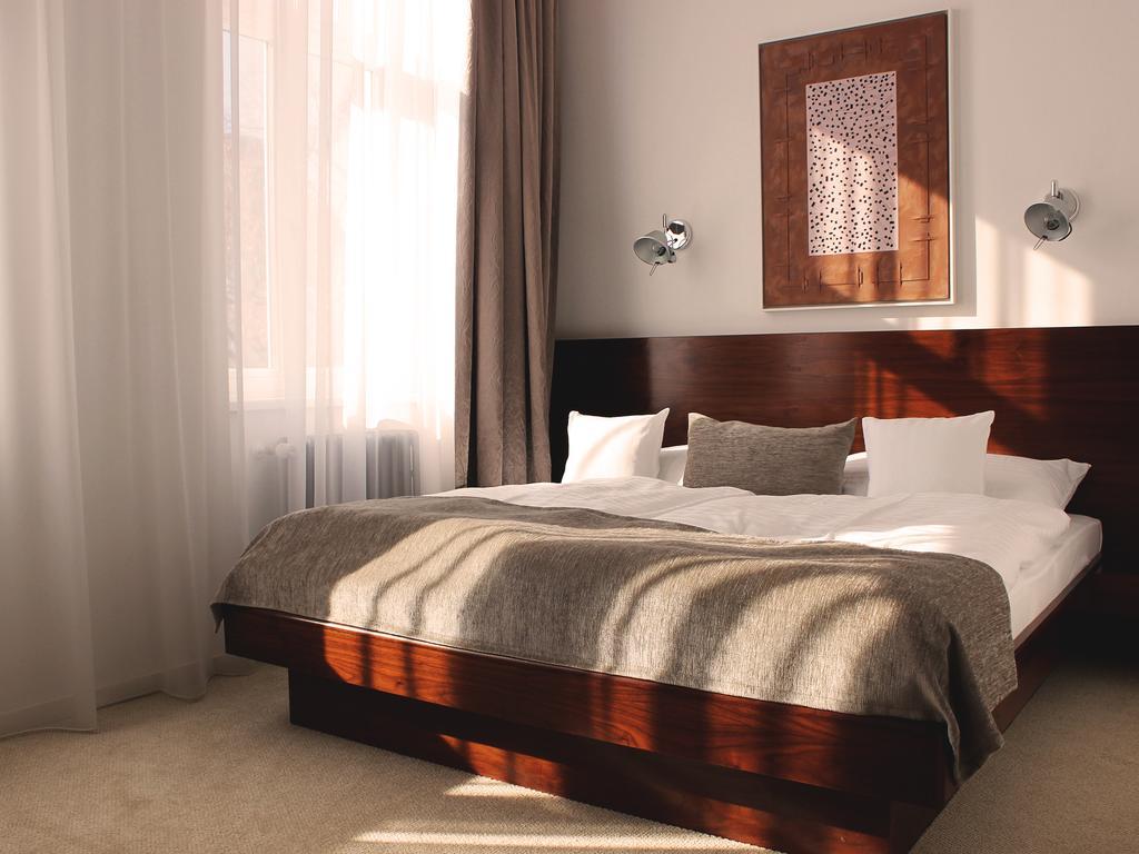 Hotel Lev Levice Room photo