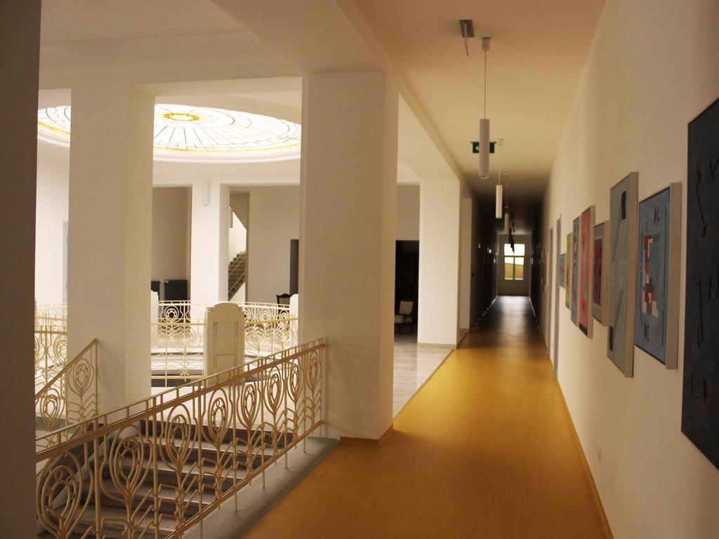 Hotel Lev Levice Exterior photo