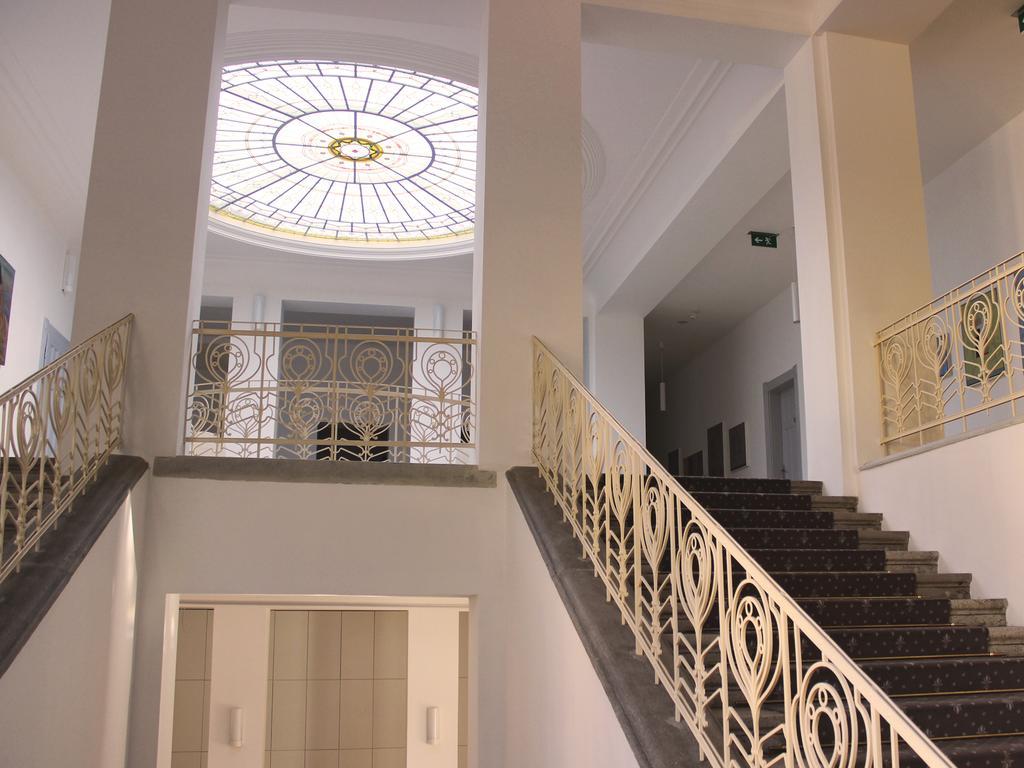 Hotel Lev Levice Exterior photo